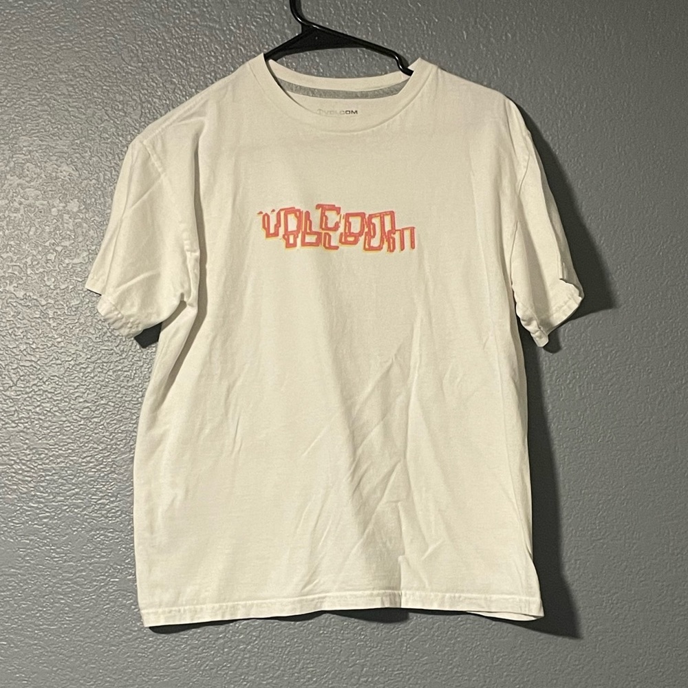 White volcom shirt